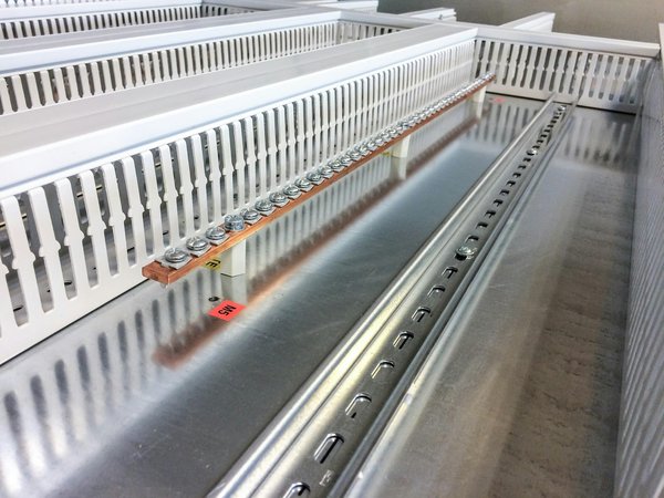 Pourquoi opter pour un rail DIN plutôt qu'un autre système ?